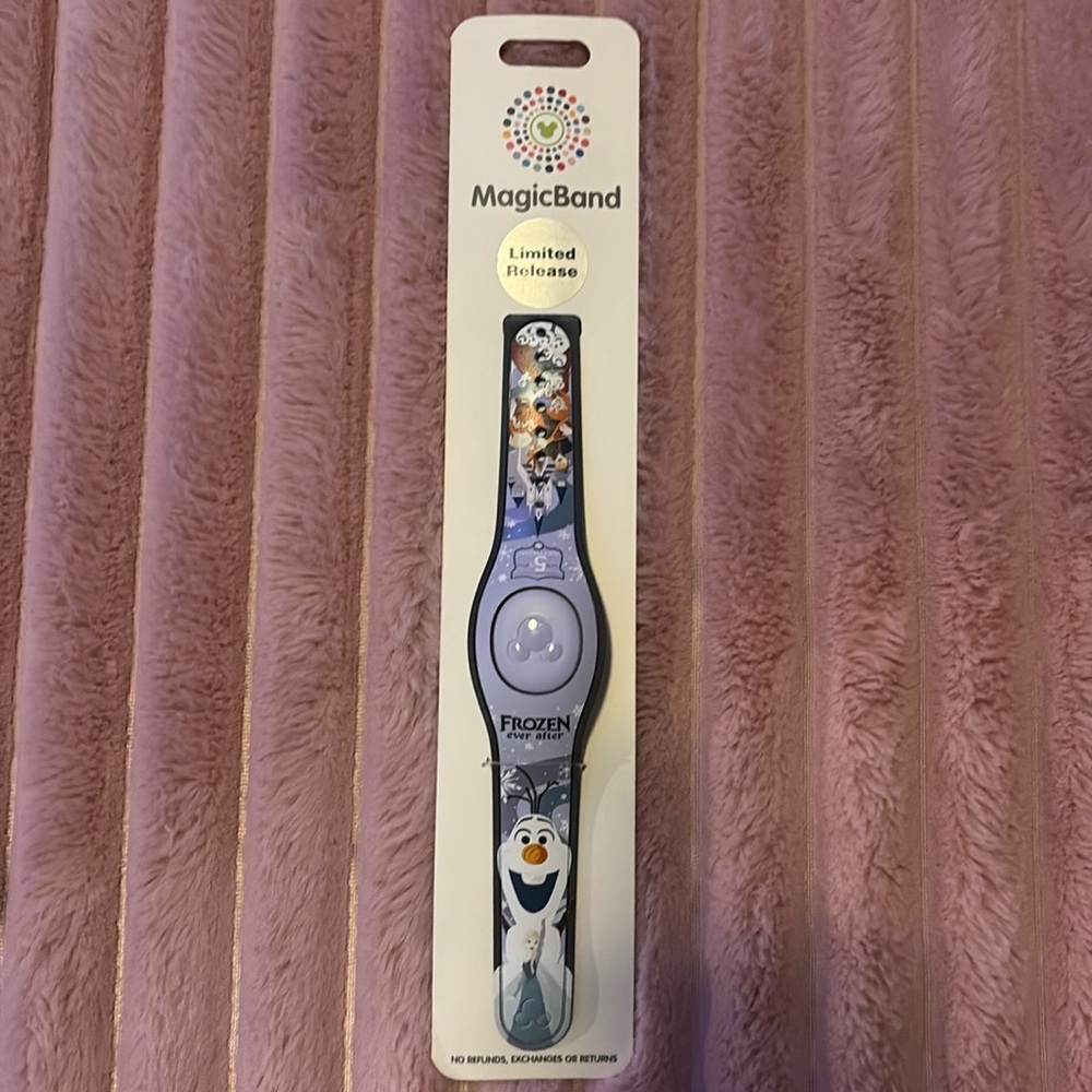 Disney Parks Frozen Ever After Magicband Anniversary Limited Release